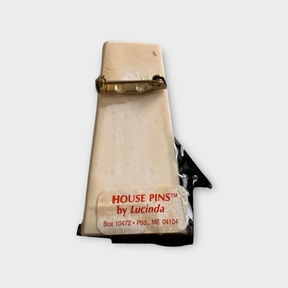 Vintage House By Lucinda Plastic Acrylic Handmade
Pin Brooch - Picture 5 of 5